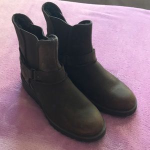 Brown UGG’s Size 8